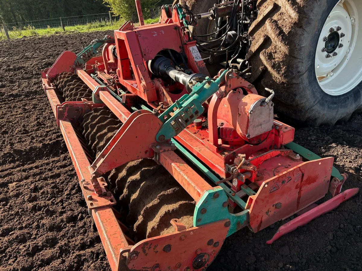 Kverneland 4m hyd fold power harrow - Image 1