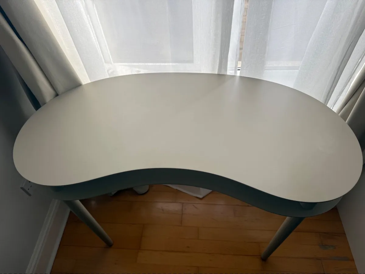 Desk - Curved shape - Image 3