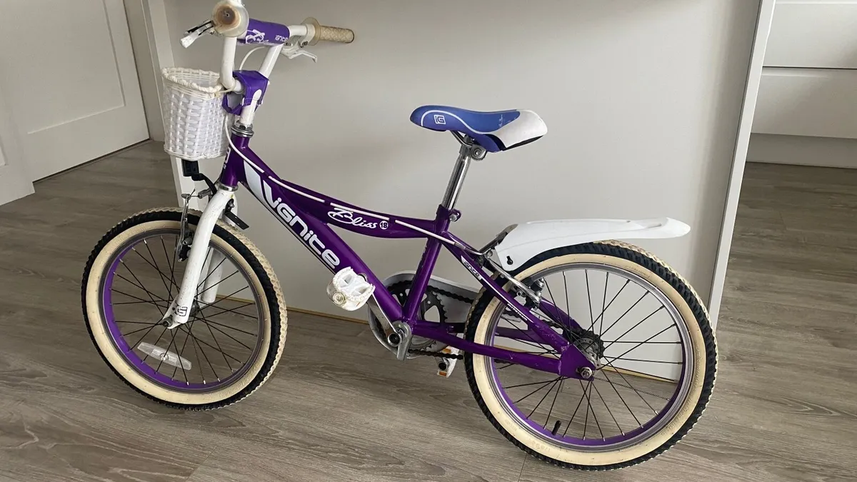Girls 18’’ Ignite Bliss Bike with Basket - Image 1