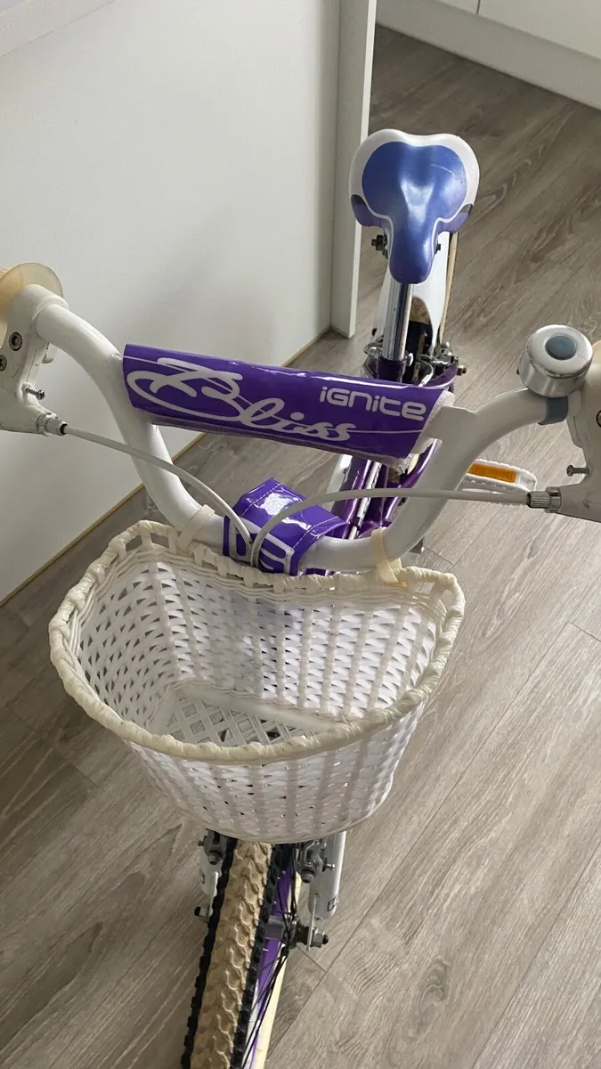 Girls 18’’ Ignite Bliss Bike with Basket - Image 2