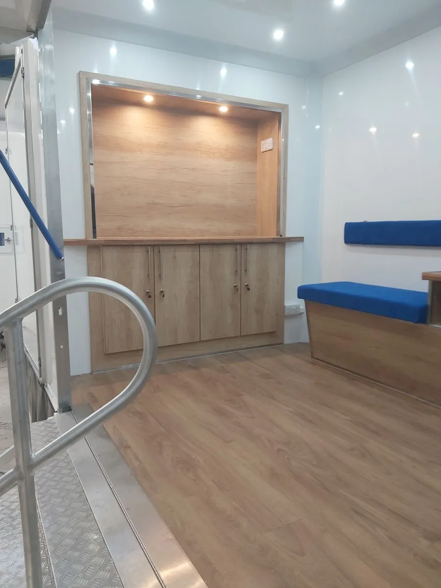 Butlers 12' Second Hand Exhibition Trailer - Image 3