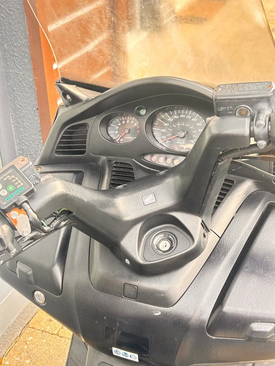 Honda silver wing 600 cc - Image 4
