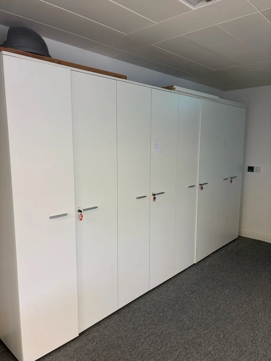 Storage cabinets - Image 3