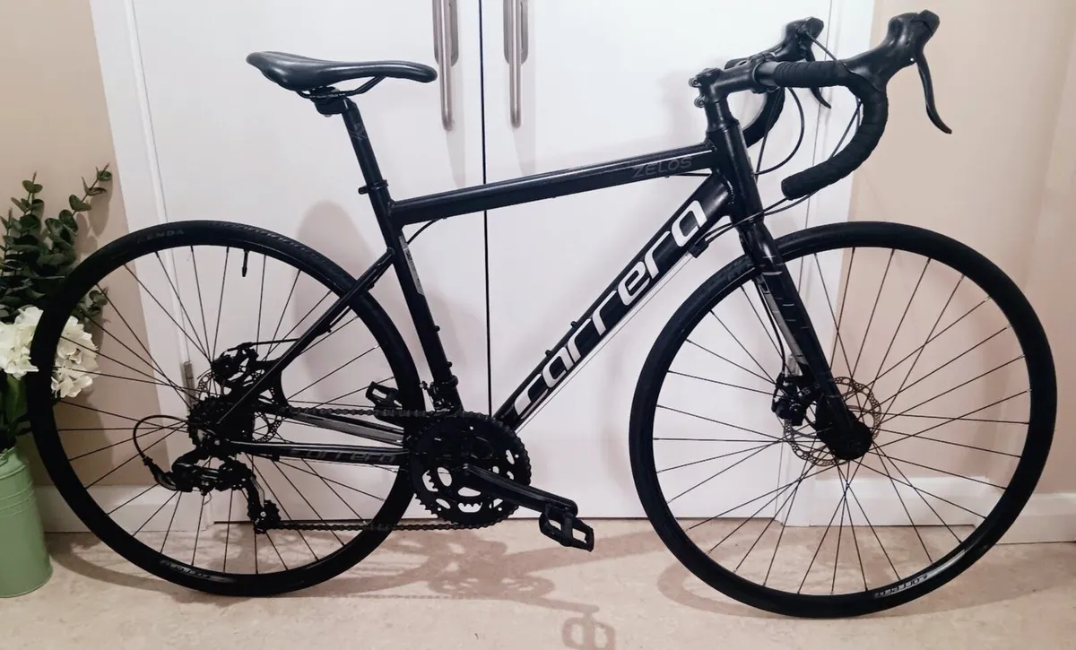 Carrera zelos road bike like new - Image 1