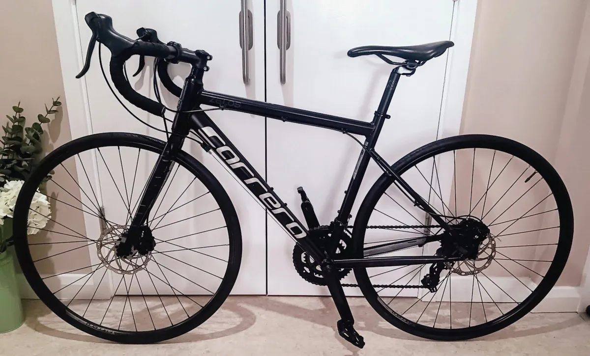 Carrera zelos road bike like new - Image 4