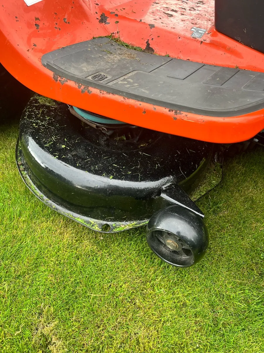 Ride on lawnmower - Image 3
