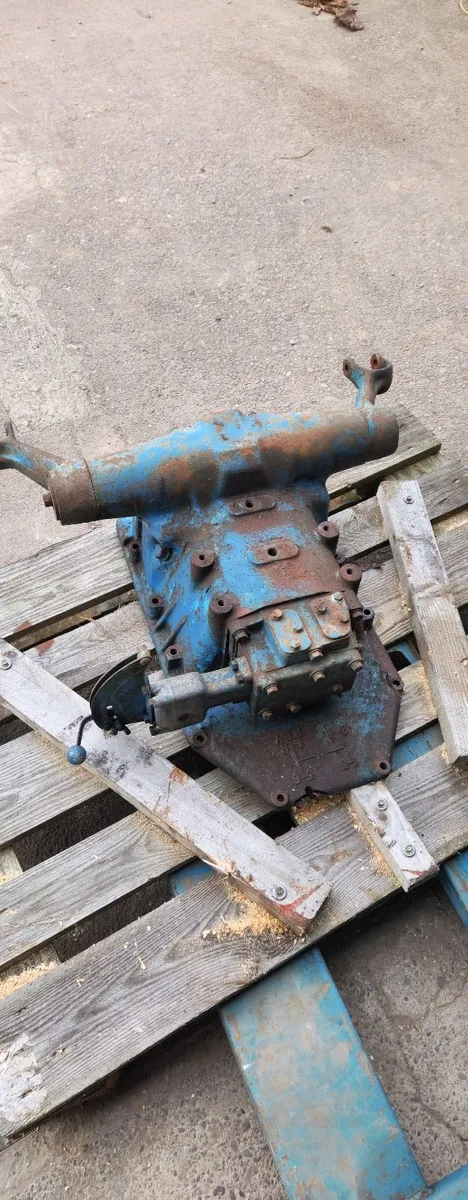 Fordson Major Hy.Top Lift Cover - Image 1