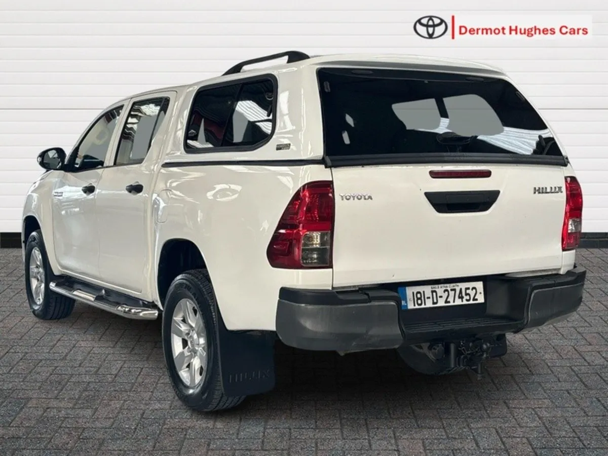 Toyota Hilux DOUBLE CAB DLX 4DR - Image 2