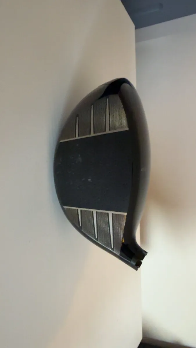 Titleist gt3 driver head 10* - Image 2