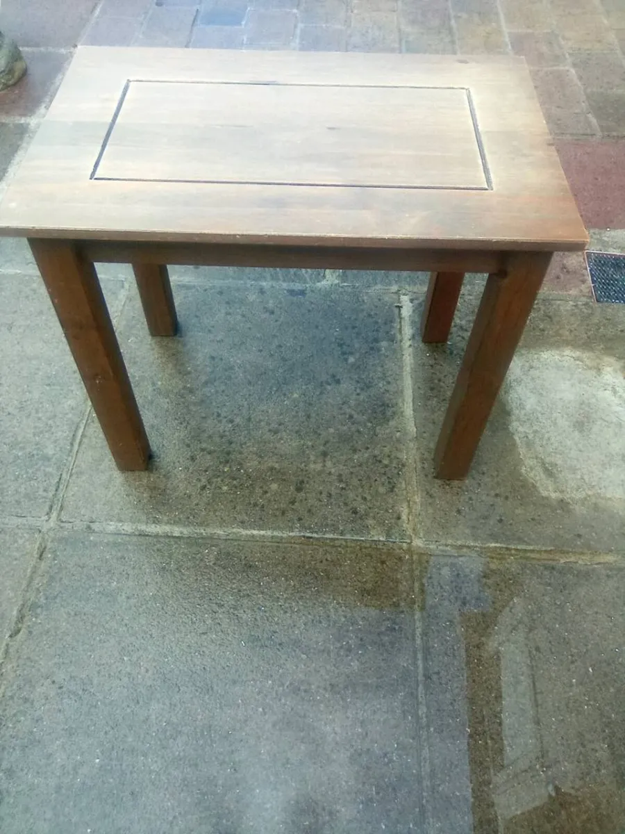 TIMBER. SIDE.  TABLE. - Image 1