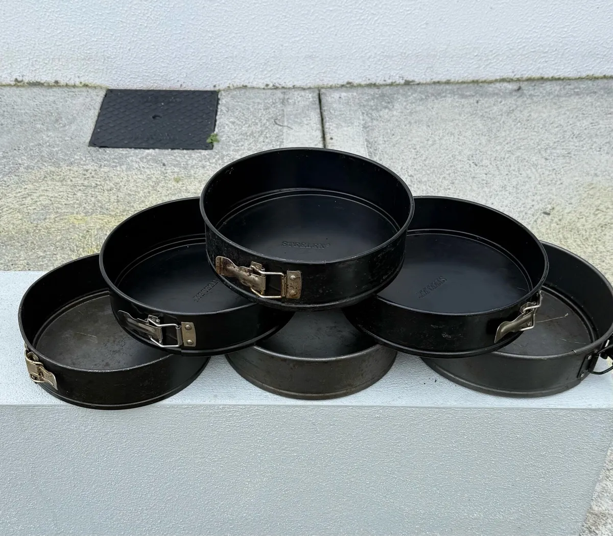 Cake tins