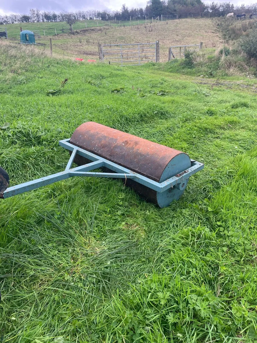 Quad roller and trailer - Image 1