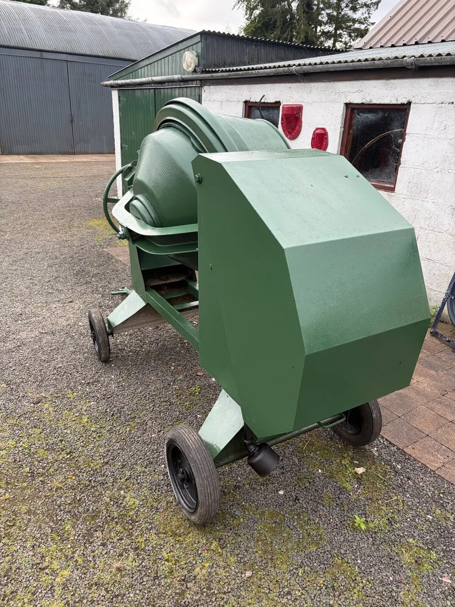 Diesel cement mixer - Image 2