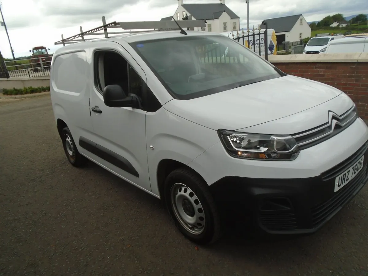2023 Citroen Berlingo ENTERPRISE 100HP - Image 1