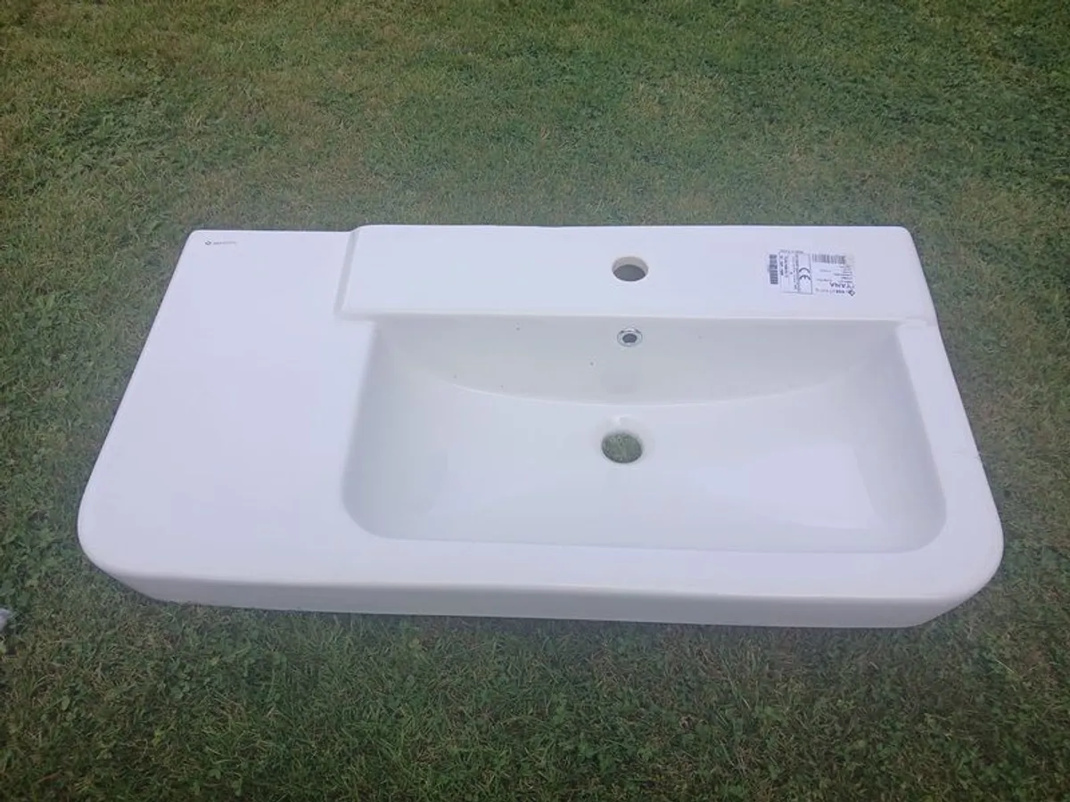 !! New unused bathroom sinks !! - Image 1
