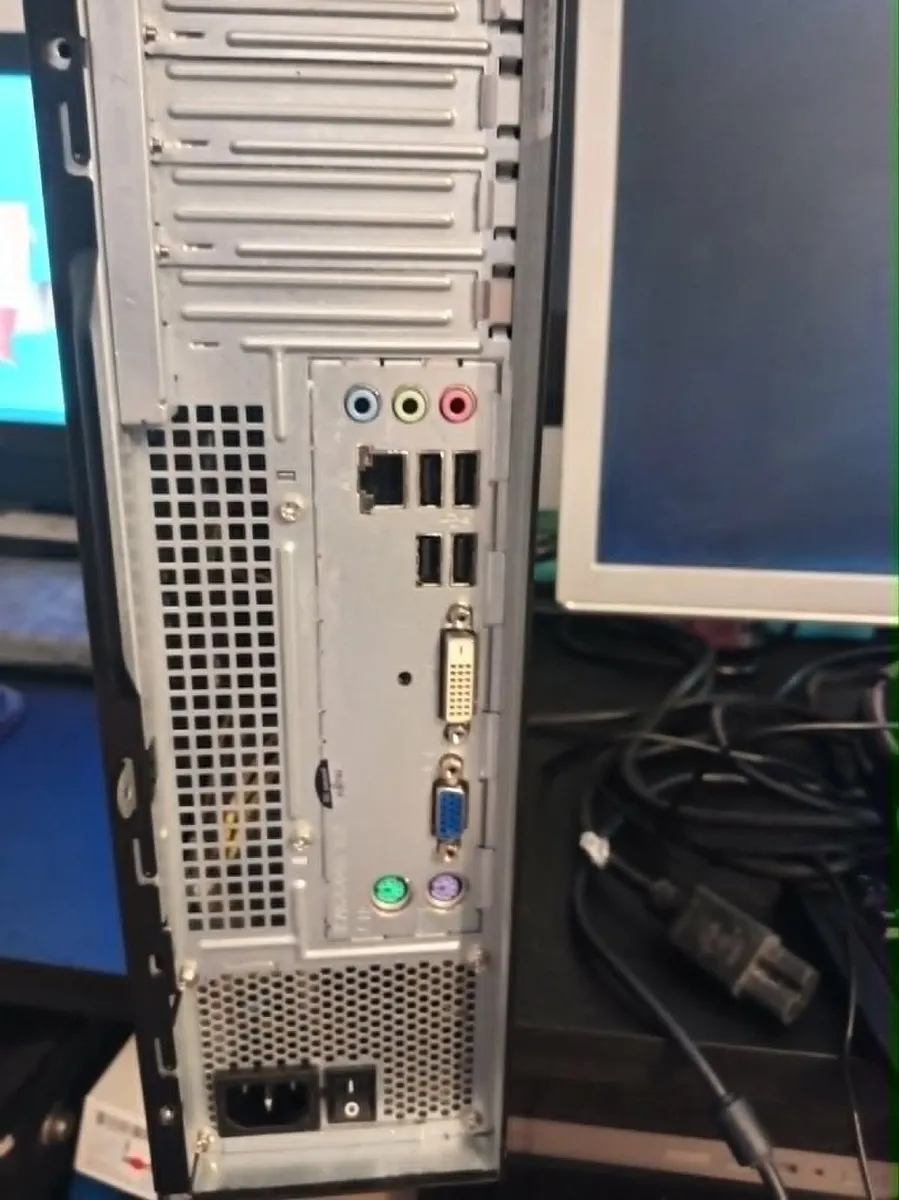 fujitsu esprimo e410 e85+ core i3 8gb ram 250gb hd - Image 2