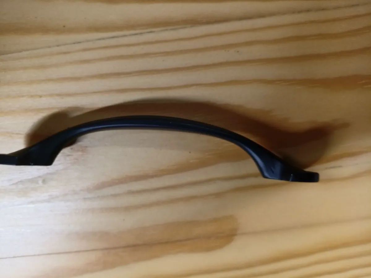 Cabinet handles - Image 1