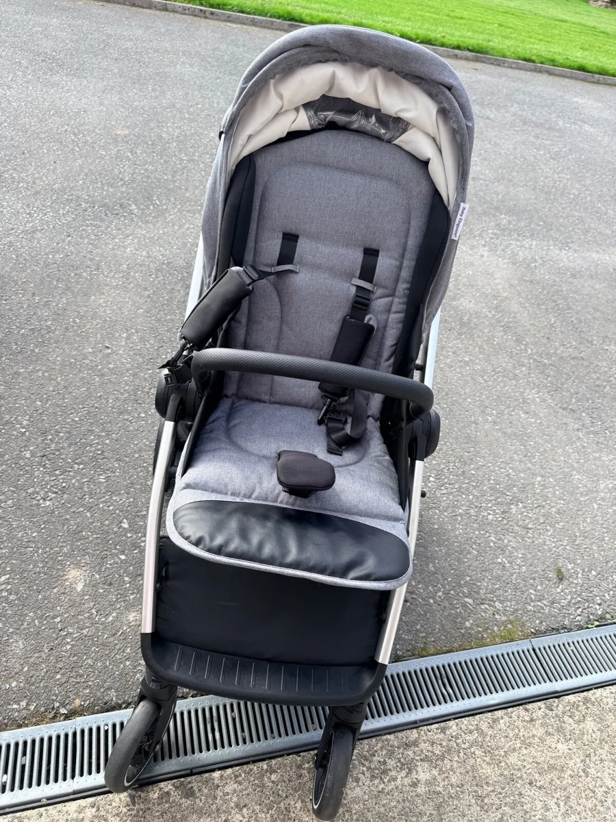 Pram - Image 1