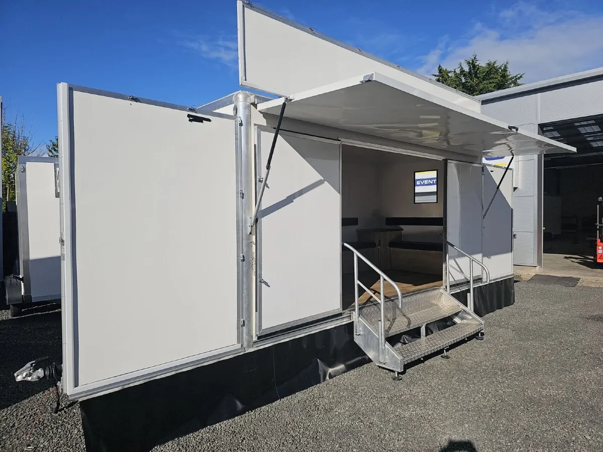 Butlers 16' Second Hand Exhibition Trailer - Image 2