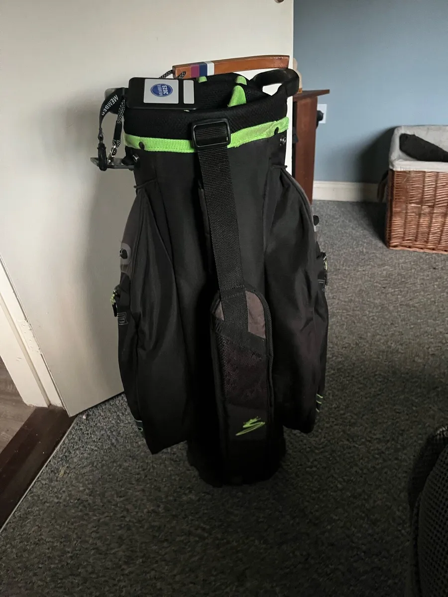 Cobra golf bag - Image 4