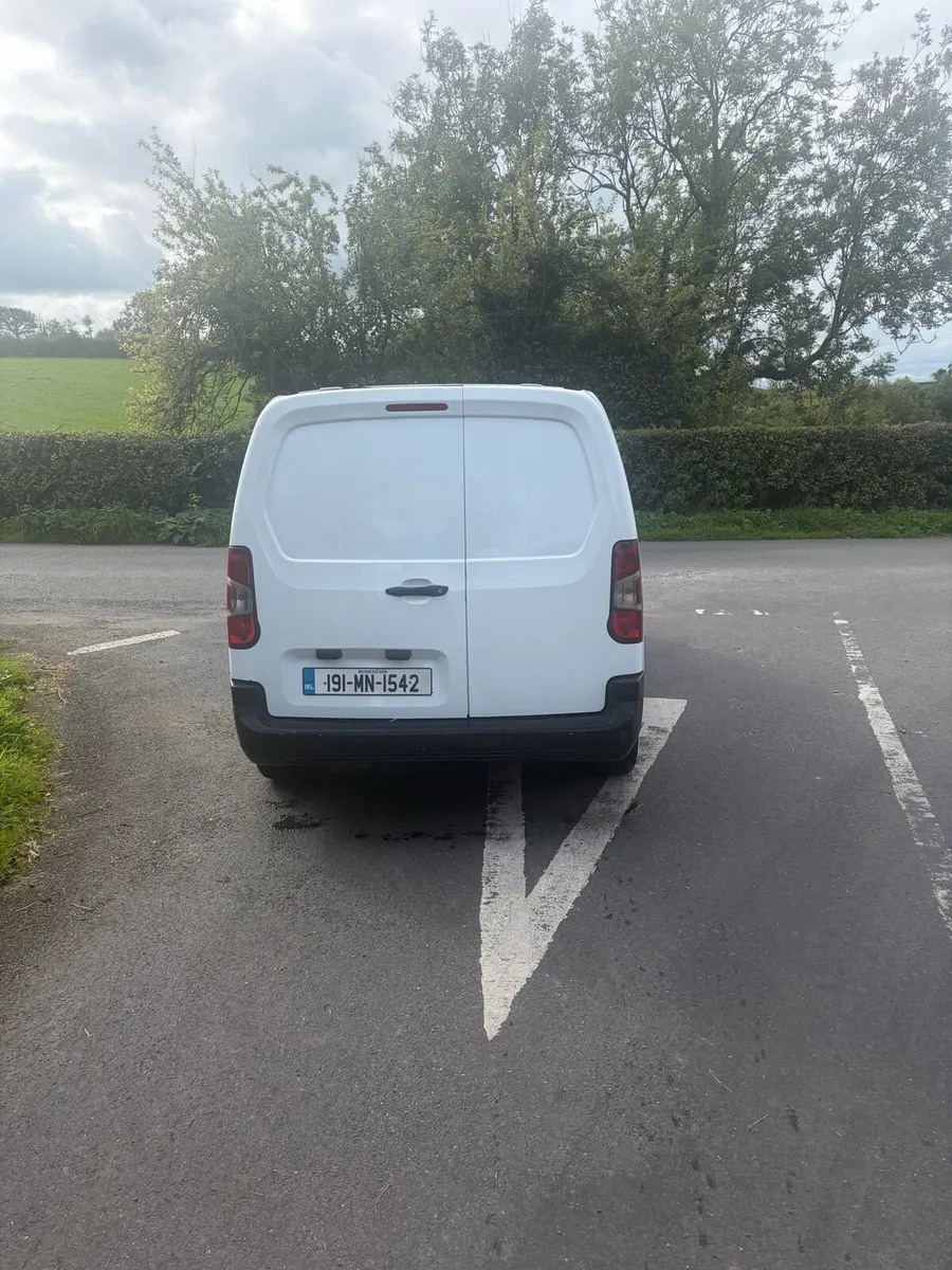 2019 Peugeot partner - Image 4