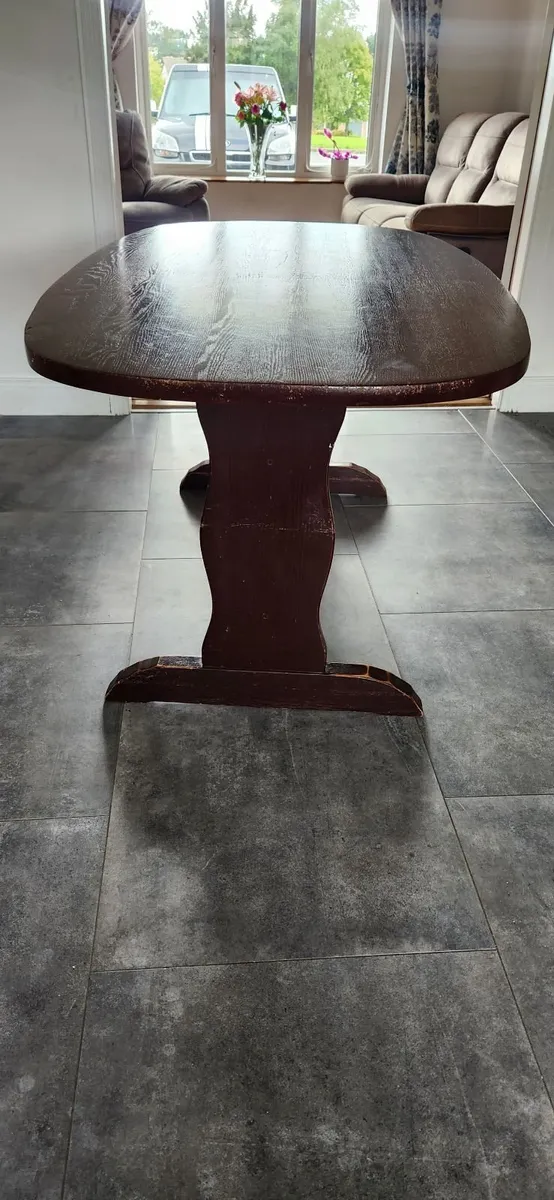 Dining table - Image 1