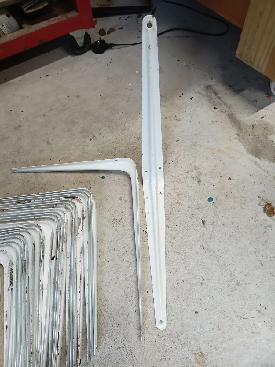 Metal shelf brackets - Image 1
