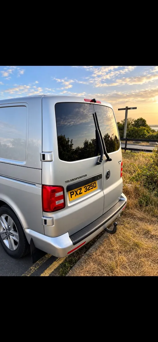 Volkswagen Transporter 2016 - Image 2