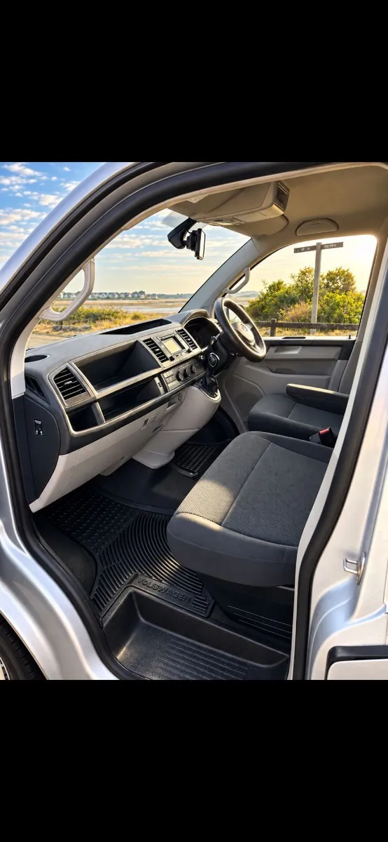Volkswagen Transporter 2016 - Image 4