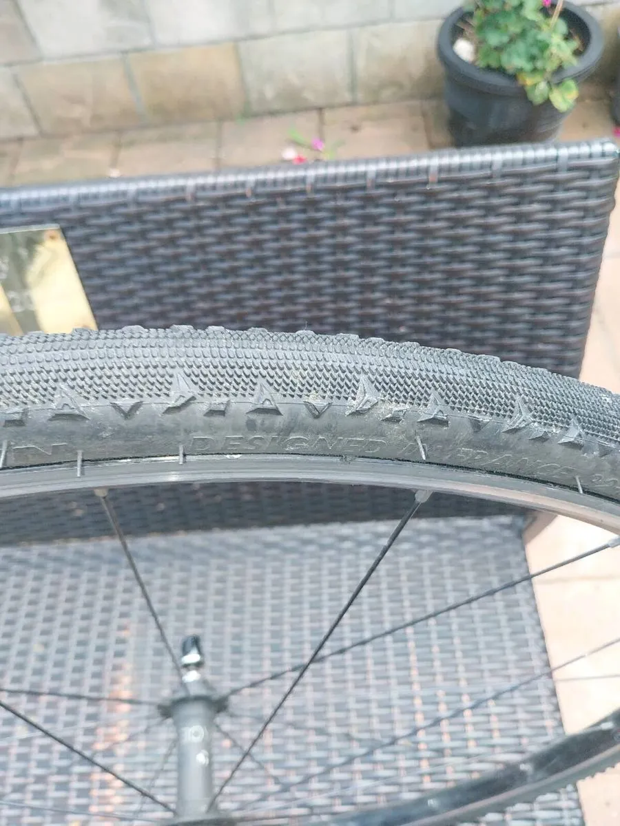 Bontrager 700c race wheel and tyre front - Image 4