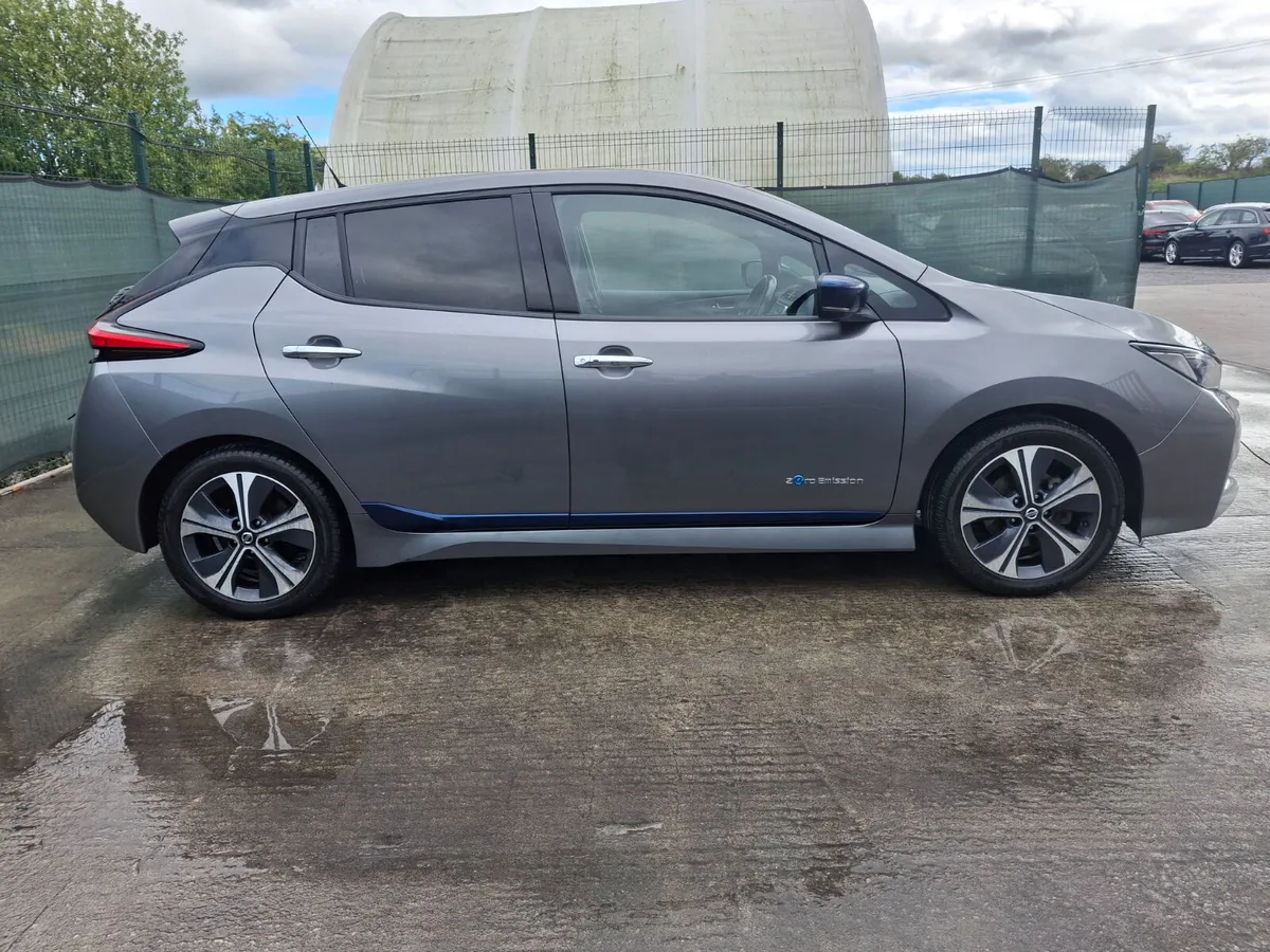 201 Nissan Leaf  Premium  40kwh  Automatic - Image 2