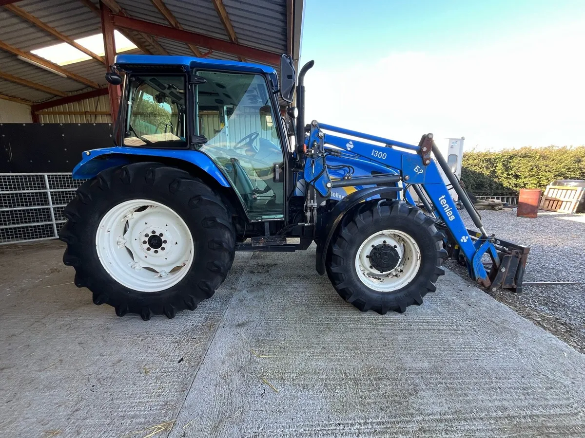 New Holland T 5070 with Loader - Image 2