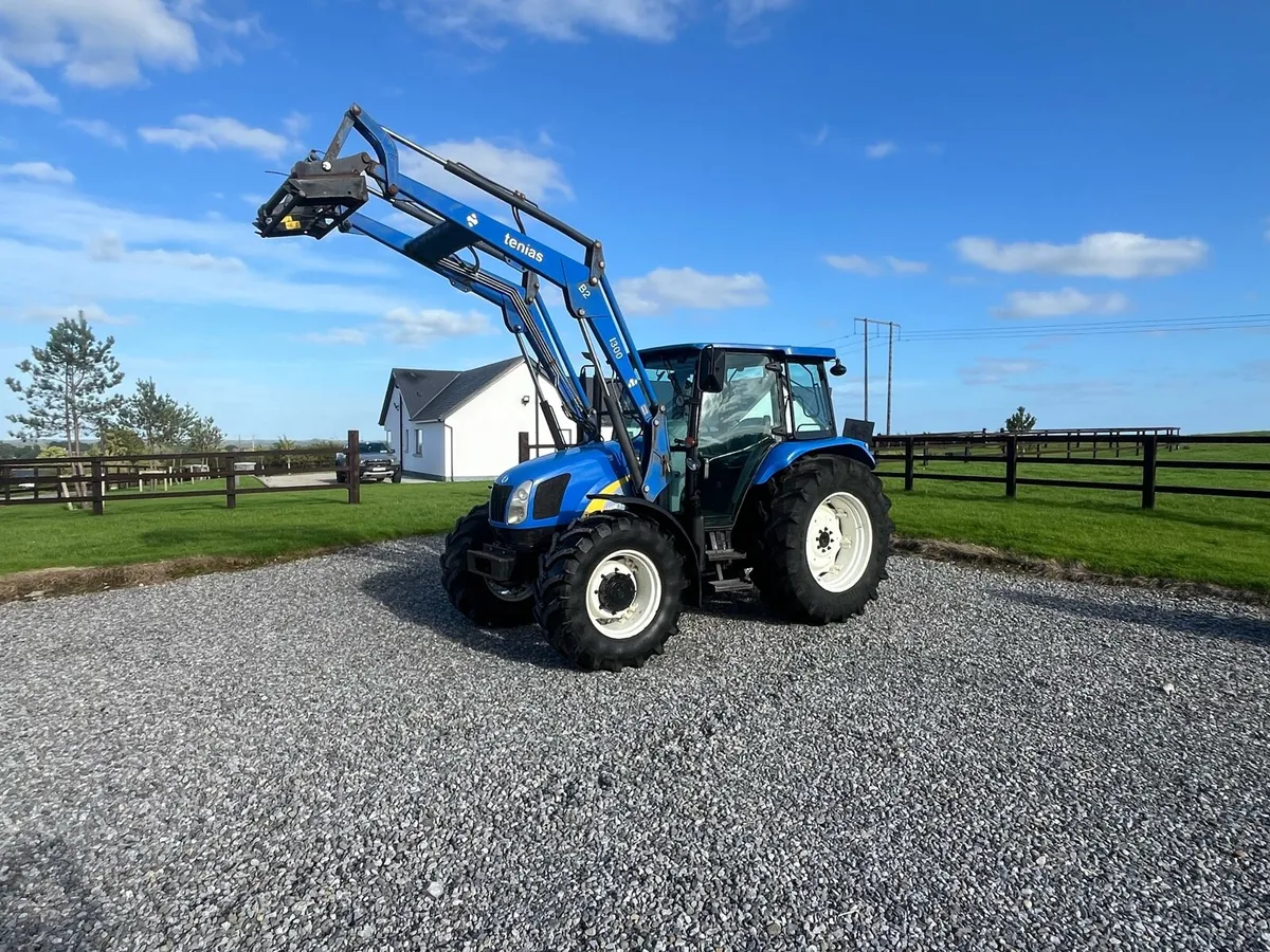 New Holland T 5070 with Loader - Image 3