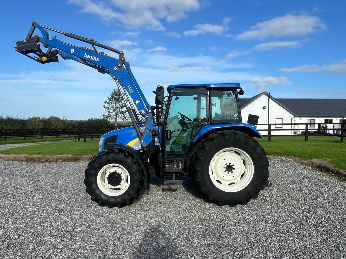 New Holland T 5070 with Loader - Image 1