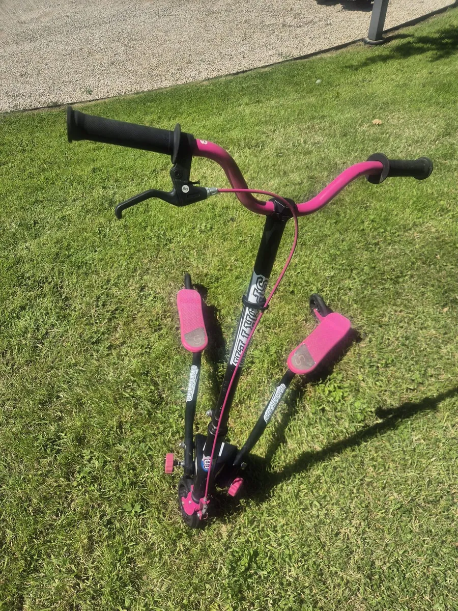 Flicker scooters- swing adjustable wheels - Image 1
