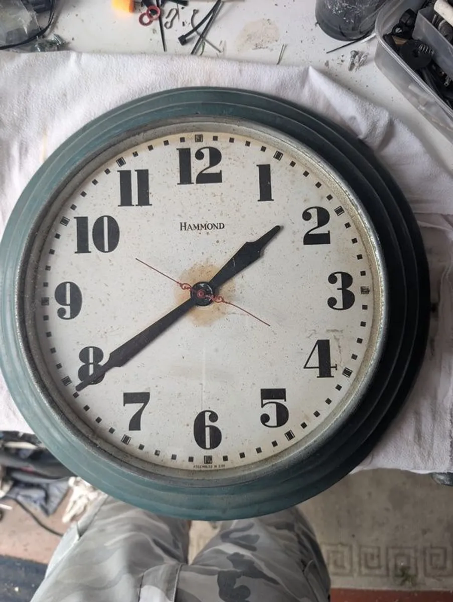 Hammond factory clock '70s vintage - Image 1