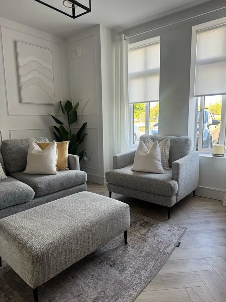 Sofa - 3 seater, 1 arm chair and foot rest - Image 4