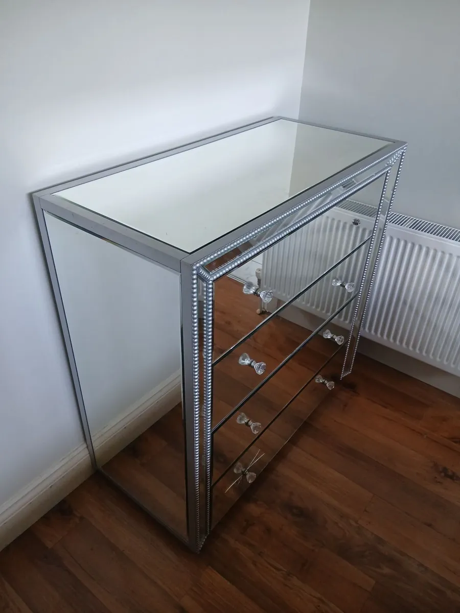 Chest of drawers - Image 3