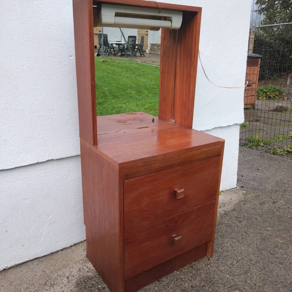 Vanity Unit/Locker - Image 3