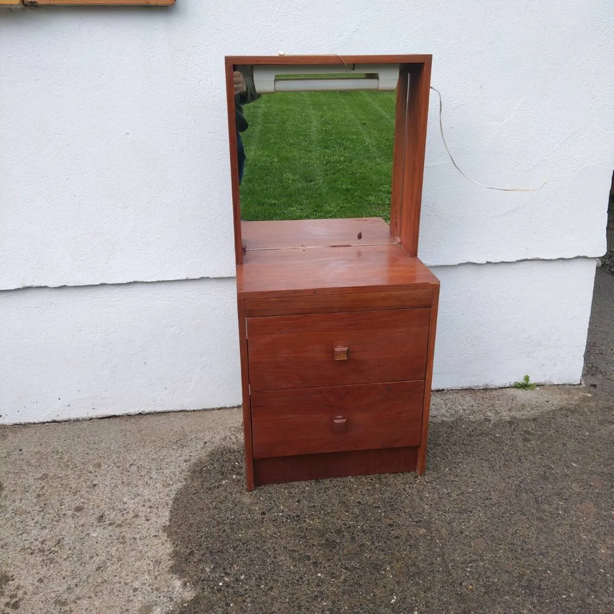 Vanity Unit/Locker - Image 1