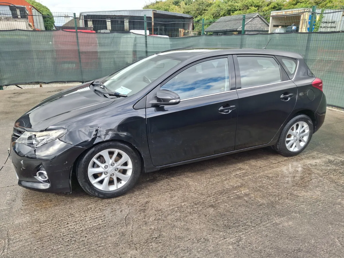2013 Toyota Auris  Luna  1.6 Petrol  Automatic - Image 4