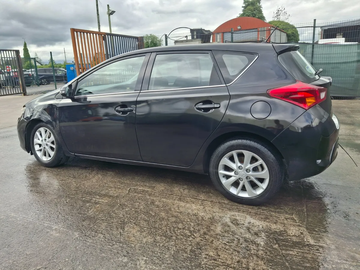 2013 Toyota Auris  Luna    Automatic - Image 4