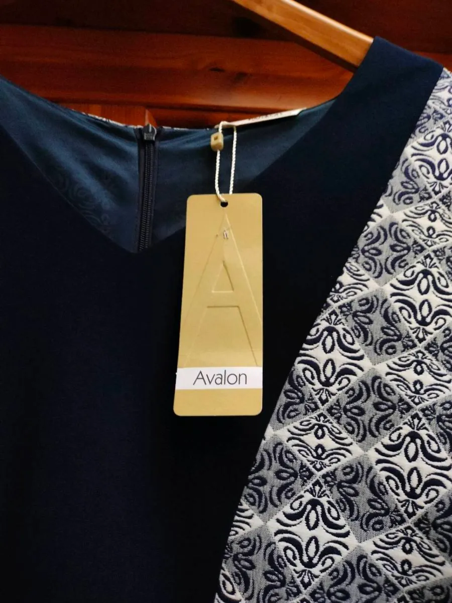 Ladies Avalon dress, with zip opening fully lined, - Image 3