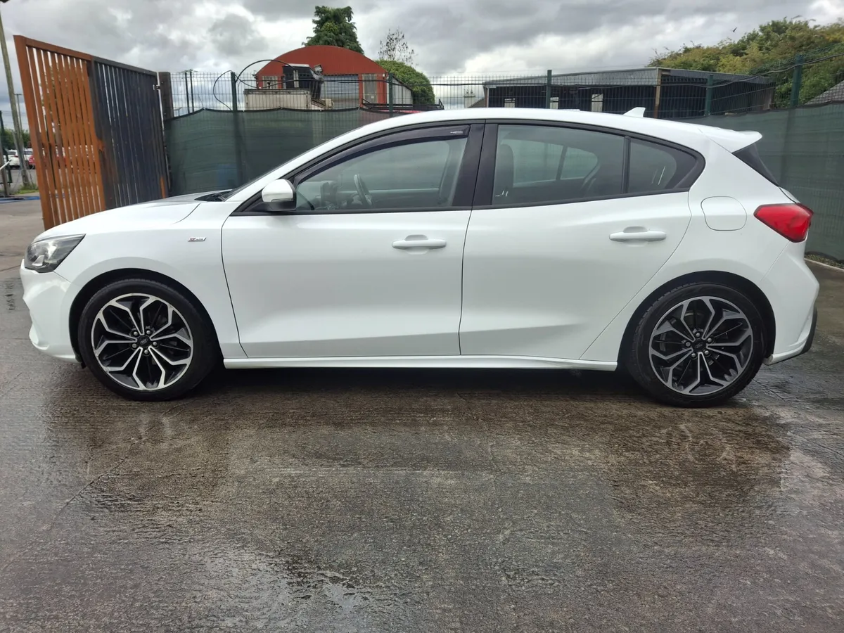201 Ford Focus  ST -Line  1.5 Diesel - Image 3