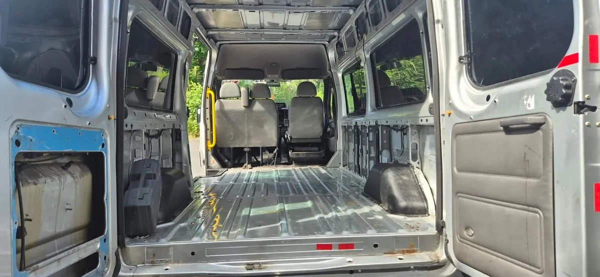 Ford Transit 2.4 Diesel van Commercial - Image 3