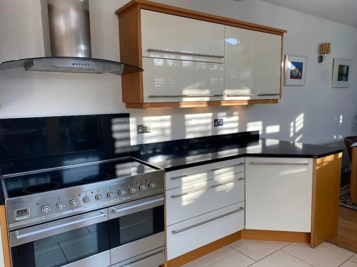 Modern Cream Gloss & Solid Black Granite Kitchen (Includes Electric Range)  North Wicklow - Image 1