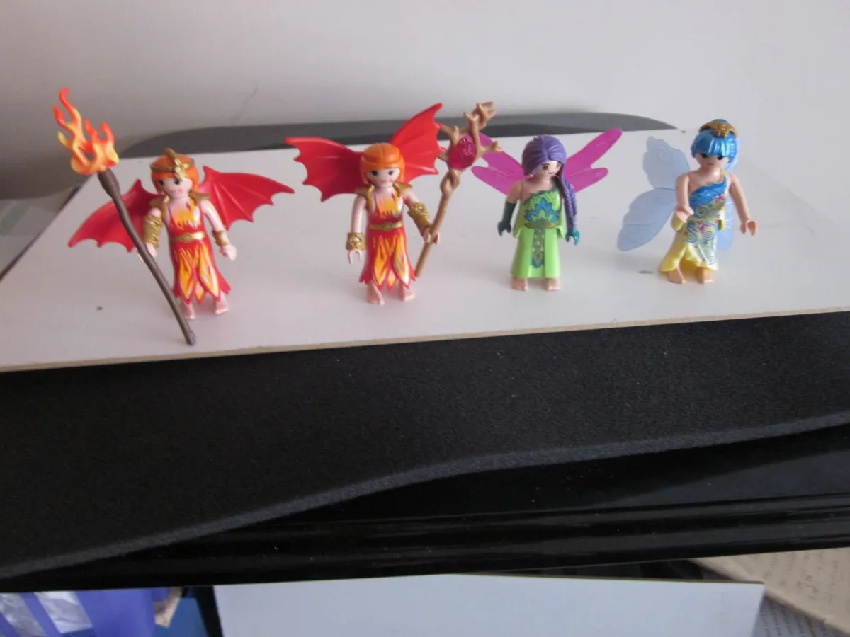 Playmobil 70026 Collectable  4 Figures Series 15 - - Image 1