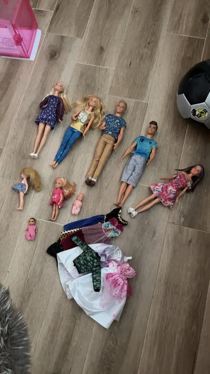 Barbie house as new - Image 2