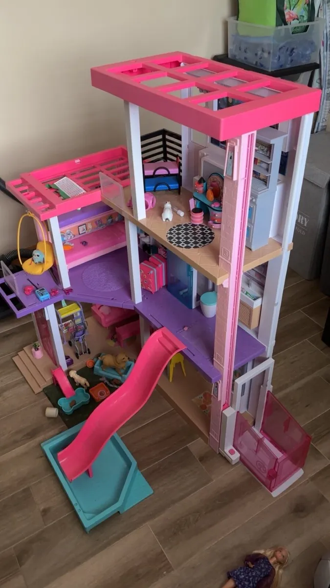 Barbie house as new - Image 4