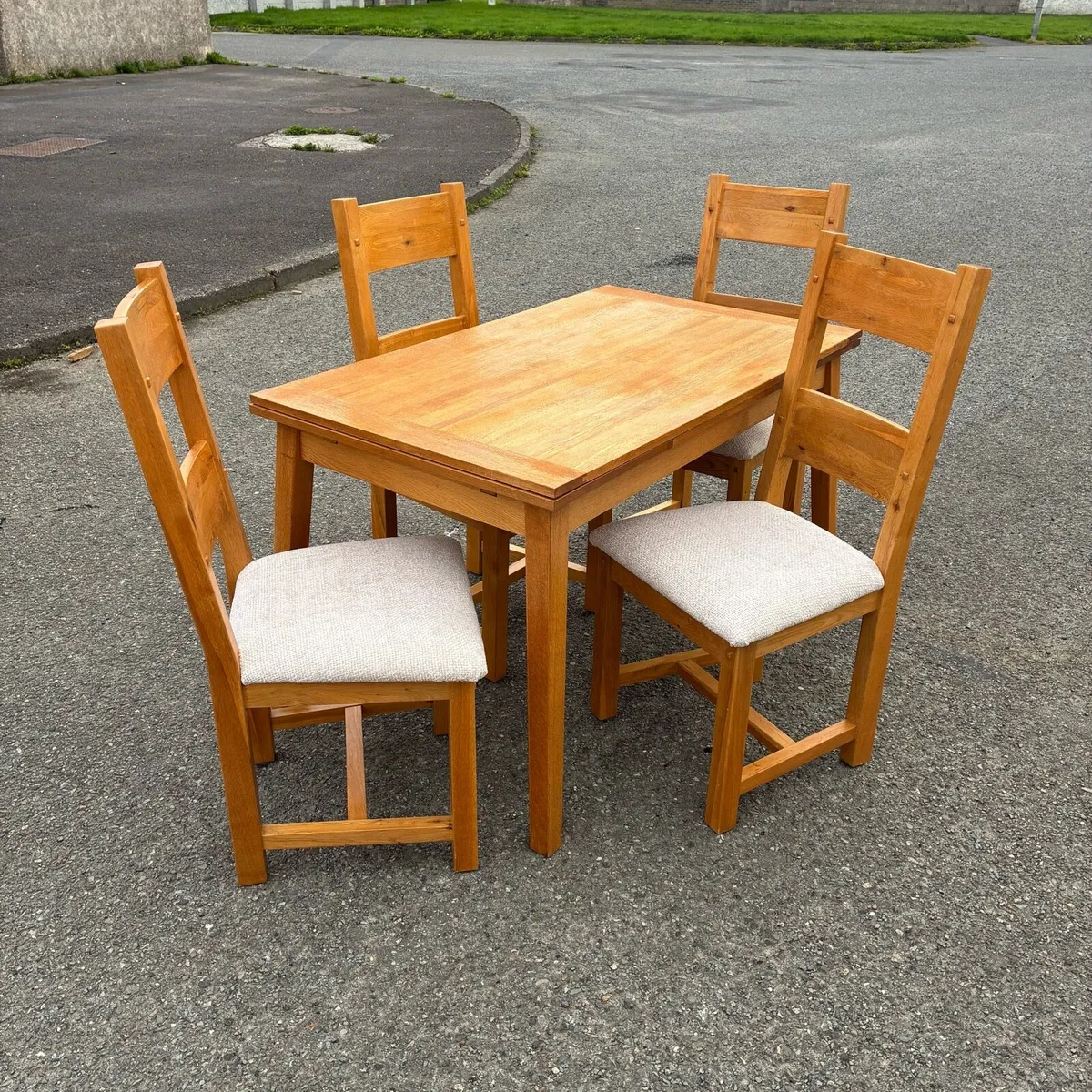 Fab! 4 solid oak Chairs newly recovered  & table - Image 3